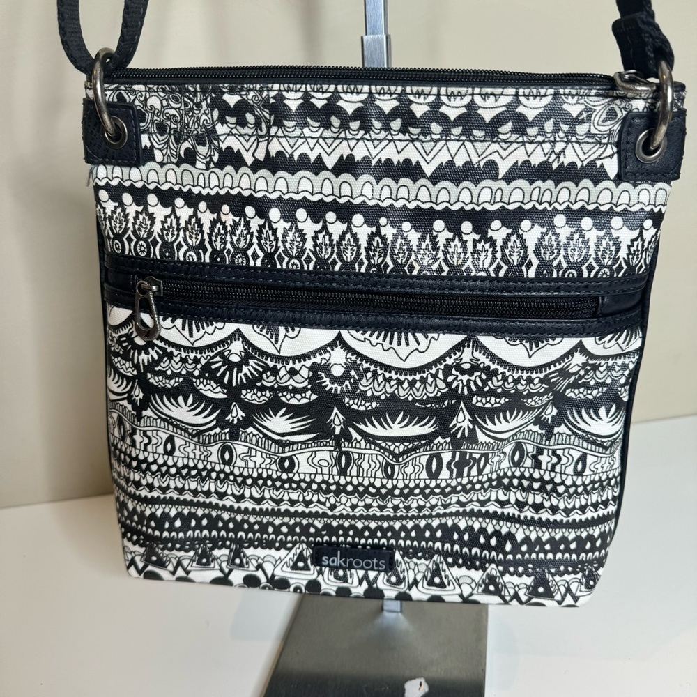 Sakroots Womens Artist Circle Crossbody Bag Black White - Picture 2 of 8